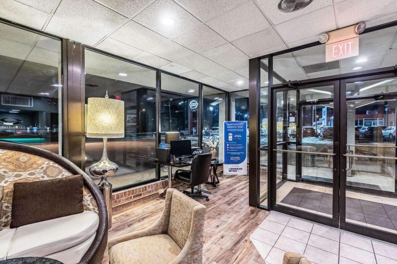 Econo Lodge Альберт-Ли Экстерьер фото